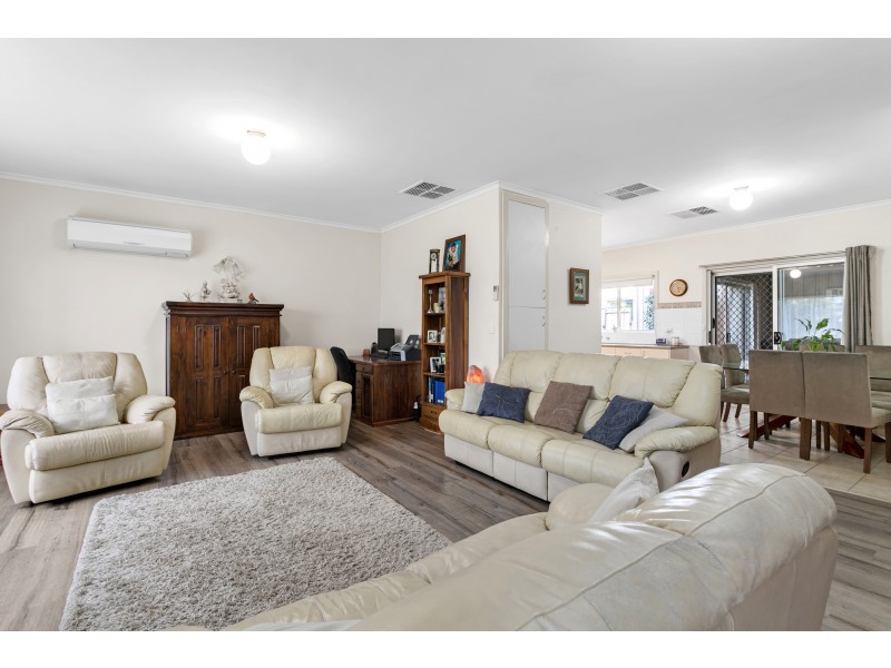 17 Croser Avenue, Aldinga Beach SA 5173