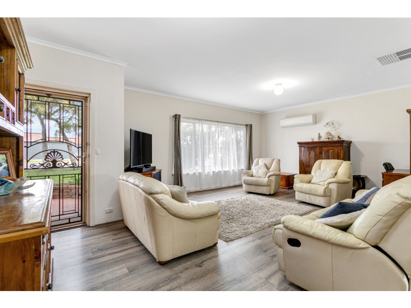 17 Croser Avenue, Aldinga Beach SA 5173