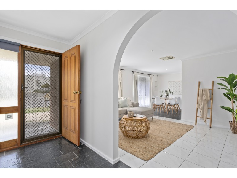 11 Odessa Drive, Woodcroft SA 5162