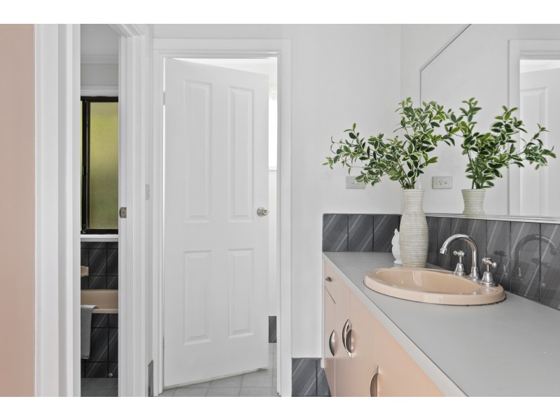 11 Odessa Drive, Woodcroft SA 5162