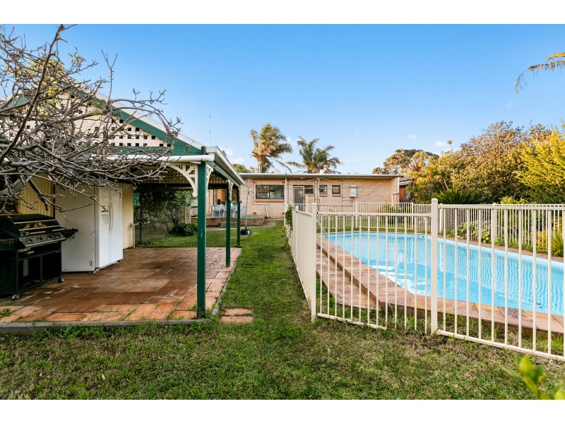 6 Wahratta Avenue, Morphett Vale SA 5162