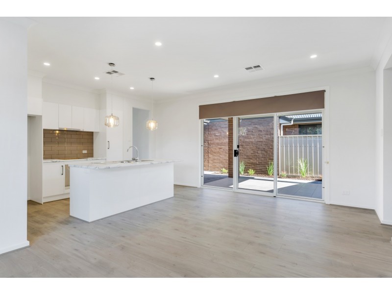 15a Trott Grove, Oaklands Park SA 5046