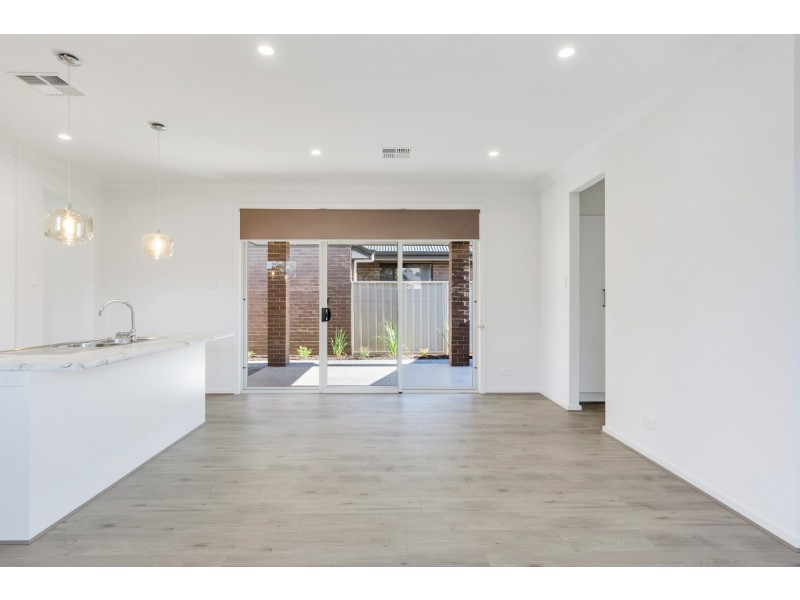 15a Trott Grove, Oaklands Park SA 5046