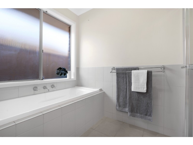 8 Miranda Place, Seaford Meadows SA 5169