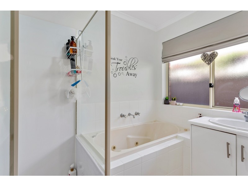 86 Investigator Drive, Woodcroft SA 5162