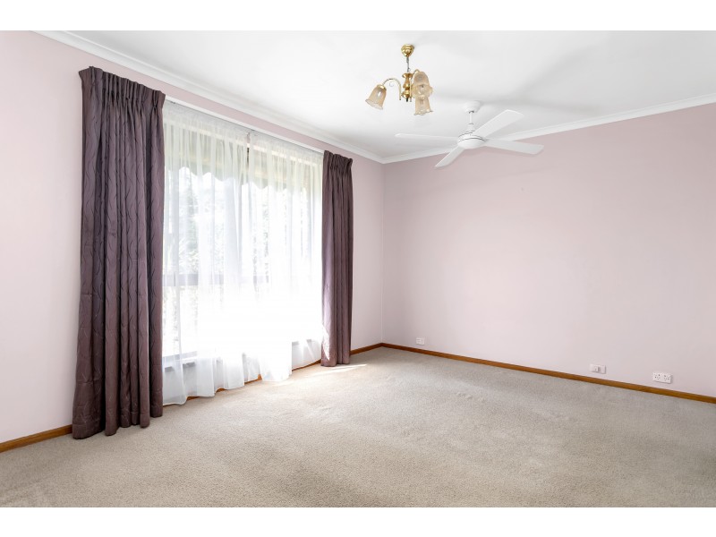 1 Nightingale Crescent, O’halloran Hill SA 5158