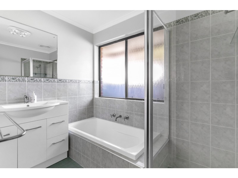 1 Nightingale Crescent, O’halloran Hill SA 5158