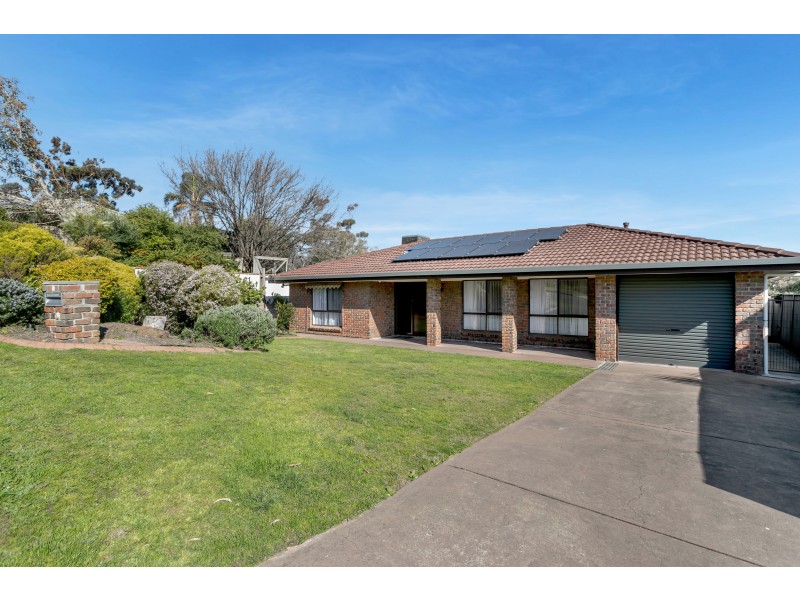1 Nightingale Crescent, O’halloran Hill SA 5158