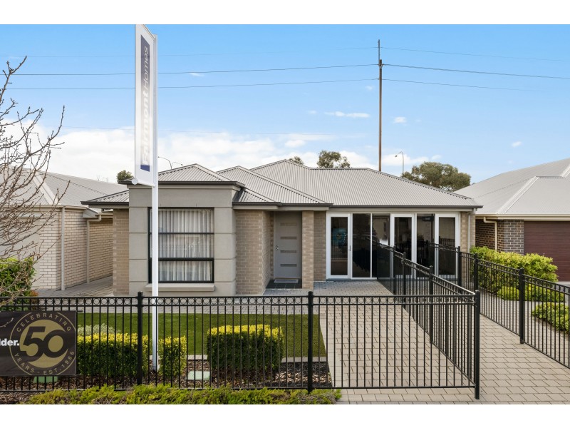 4 Saturn Court, Woodcroft SA 5162