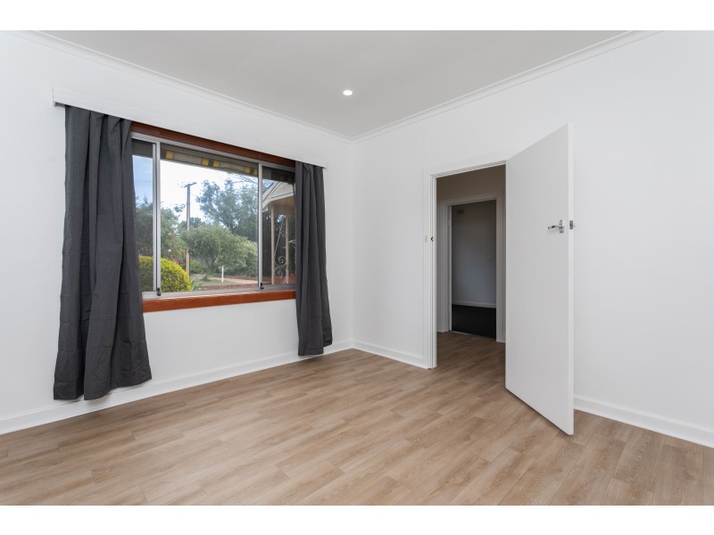 4 Dawn Street, Clarence Gardens SA 5039