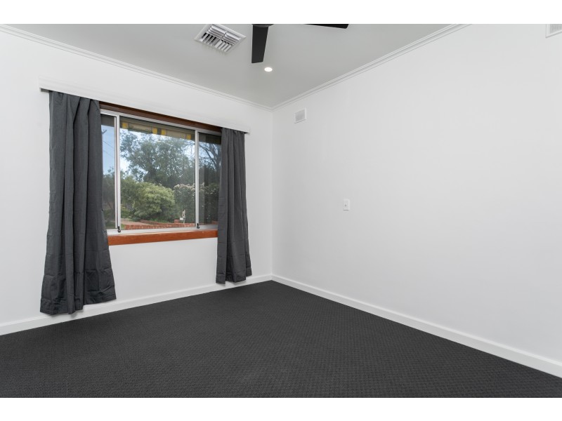 4 Dawn Street, Clarence Gardens SA 5039