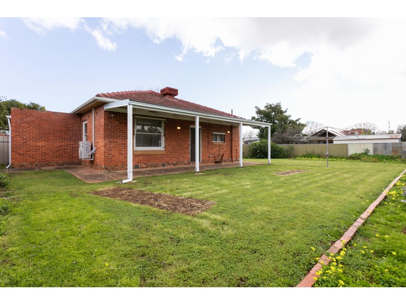 4 Dawn Street, Clarence Gardens SA 5039
