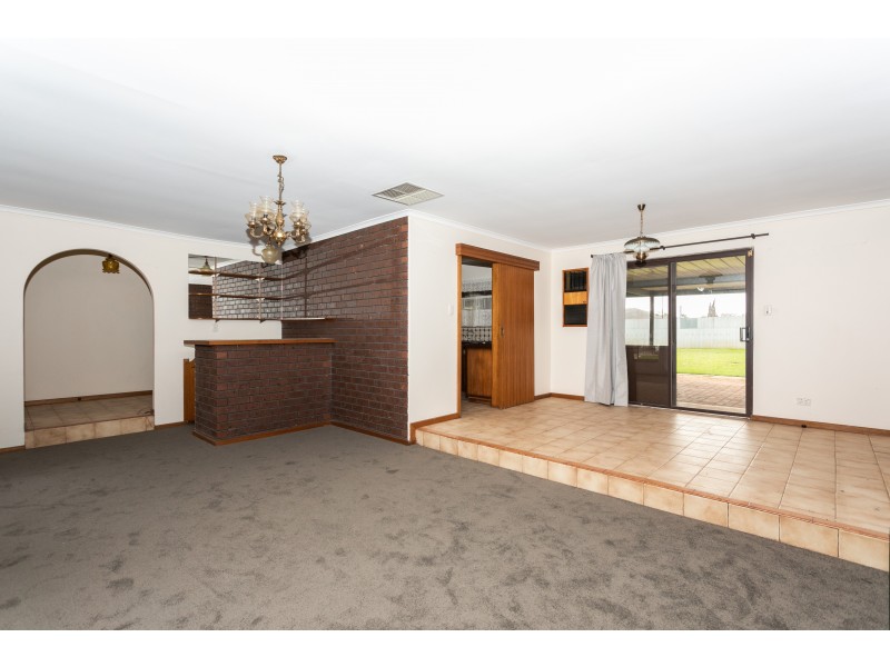 8 Geraldine Street, Valley View SA 5093