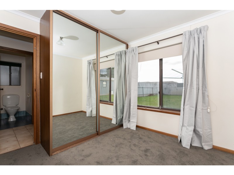 8 Geraldine Street, Valley View SA 5093