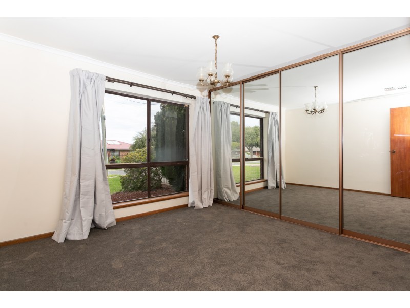 8 Geraldine Street, Valley View SA 5093