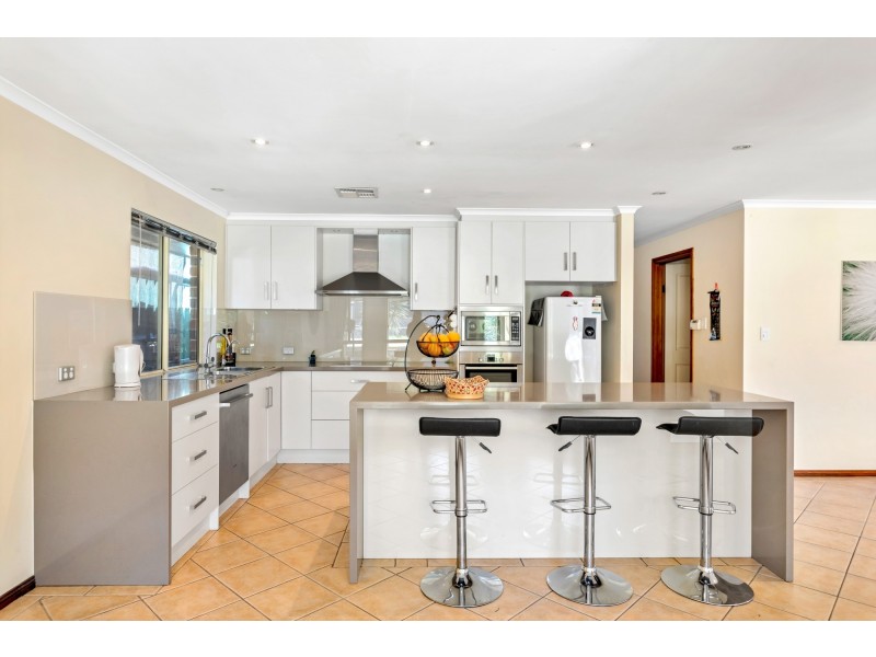 4 Melrose Court, Happy Valley SA 5159