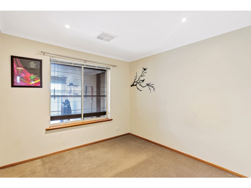 4 Melrose Court, Happy Valley SA 5159