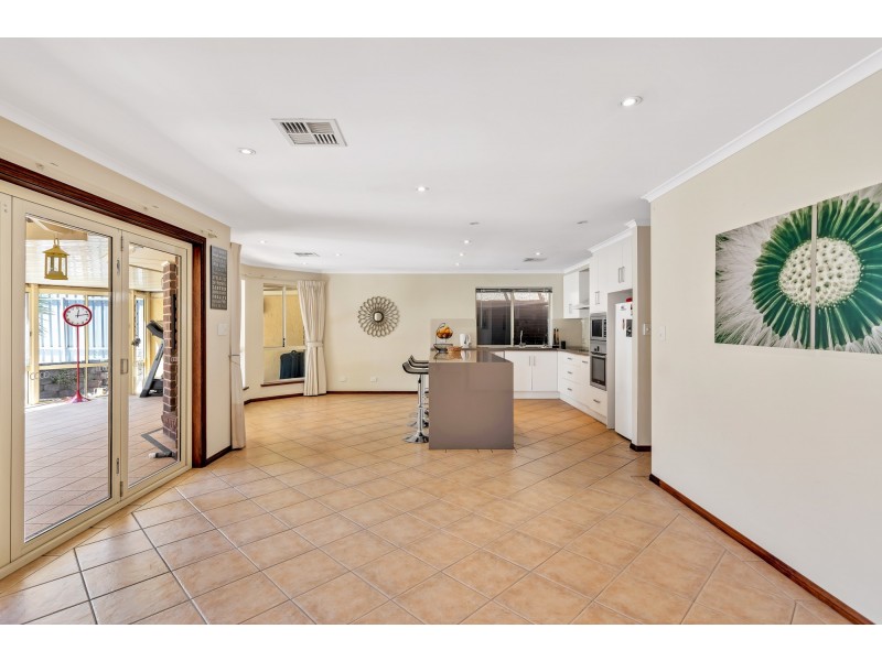 4 Melrose Court, Happy Valley SA 5159