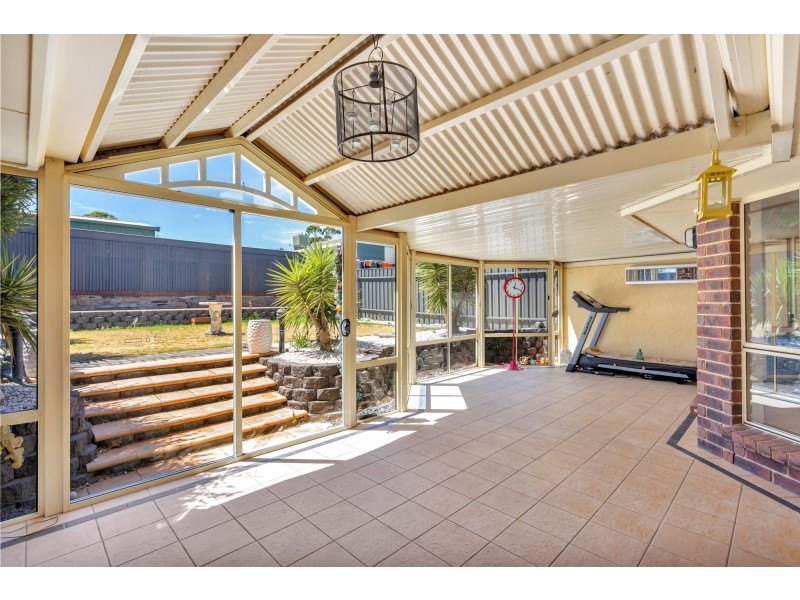 4 Melrose Court, Happy Valley SA 5159