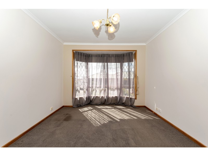 63 Dorrien Avenue, Woodcroft SA 5162