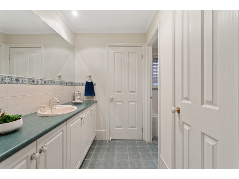 32 George Francis Drive, Mount Compass SA 5210