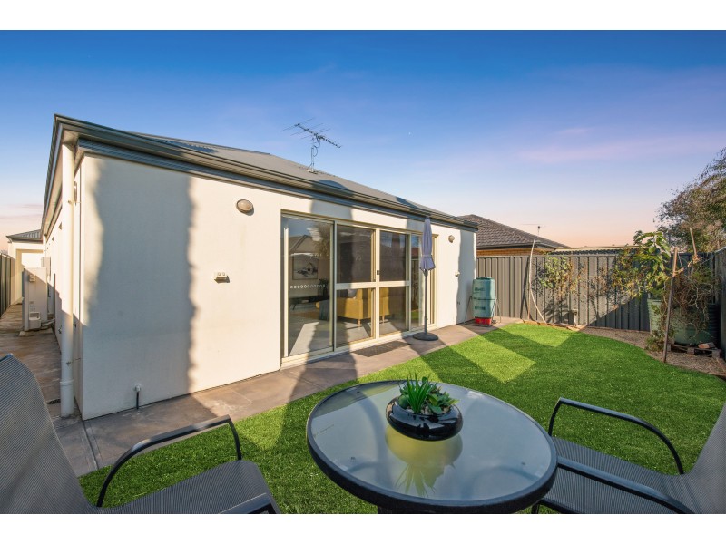 33 Mendota Avenue, Andrews Farm SA 5114