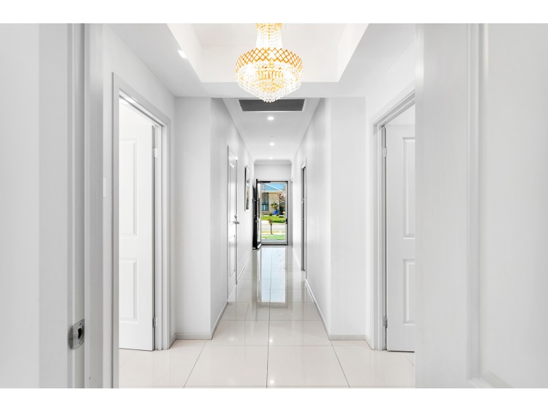 10 Saturn Court, Woodcroft SA 5162