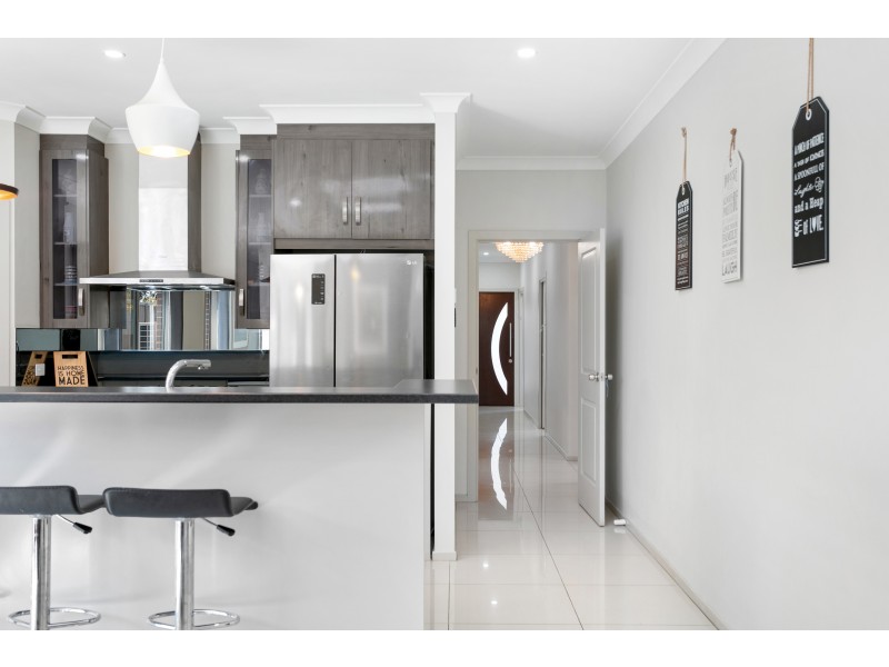 10 Saturn Court, Woodcroft SA 5162