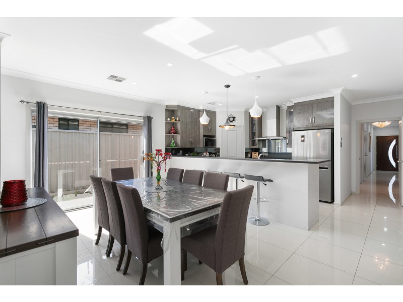 10 Saturn Court, Woodcroft SA 5162