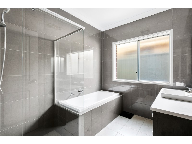 10 Saturn Court, Woodcroft SA 5162