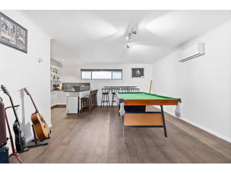 43 Chilcomb Drive, Huntfield Heights SA 5163