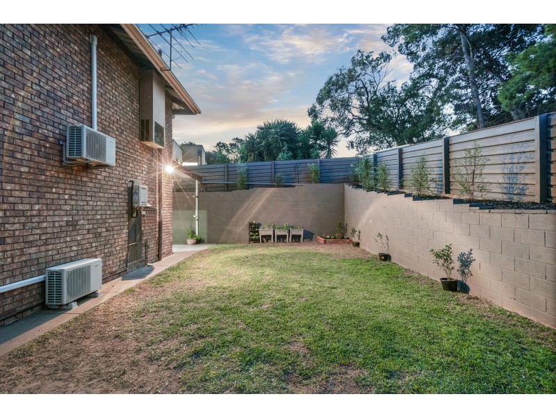 43 Chilcomb Drive, Huntfield Heights SA 5163