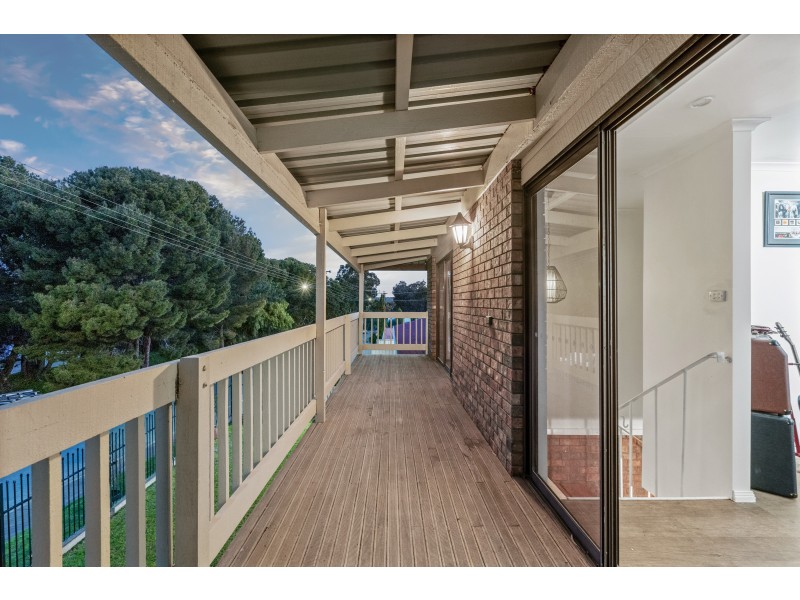 43 Chilcomb Drive, Huntfield Heights SA 5163