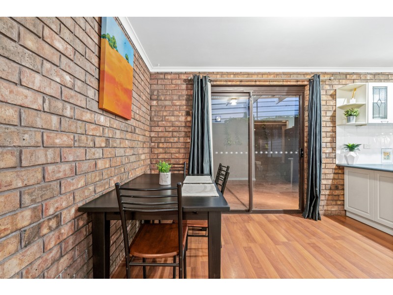 43 Chilcomb Drive, Huntfield Heights SA 5163