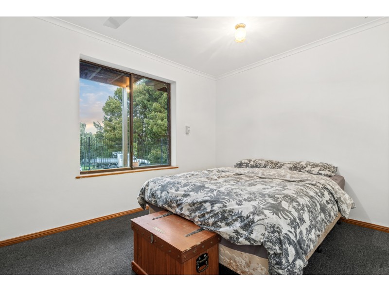 43 Chilcomb Drive, Huntfield Heights SA 5163