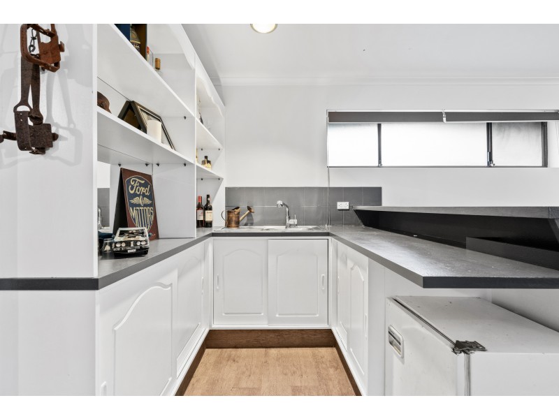 43 Chilcomb Drive, Huntfield Heights SA 5163