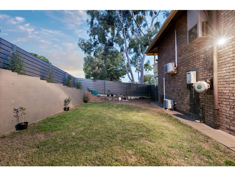 43 Chilcomb Drive, Huntfield Heights SA 5163