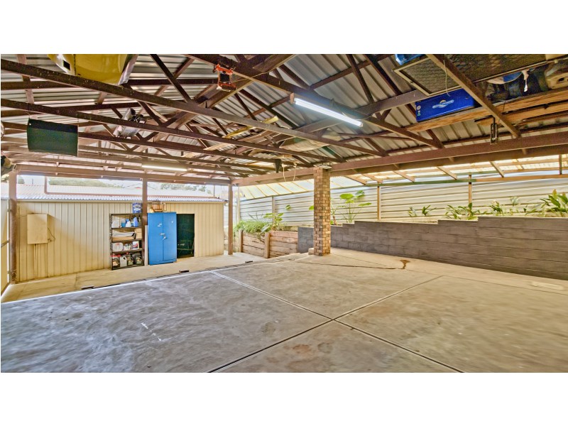 43 Chilcomb Drive, Huntfield Heights SA 5163