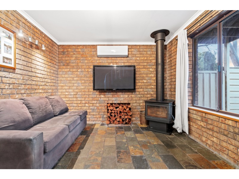 43 Chilcomb Drive, Huntfield Heights SA 5163