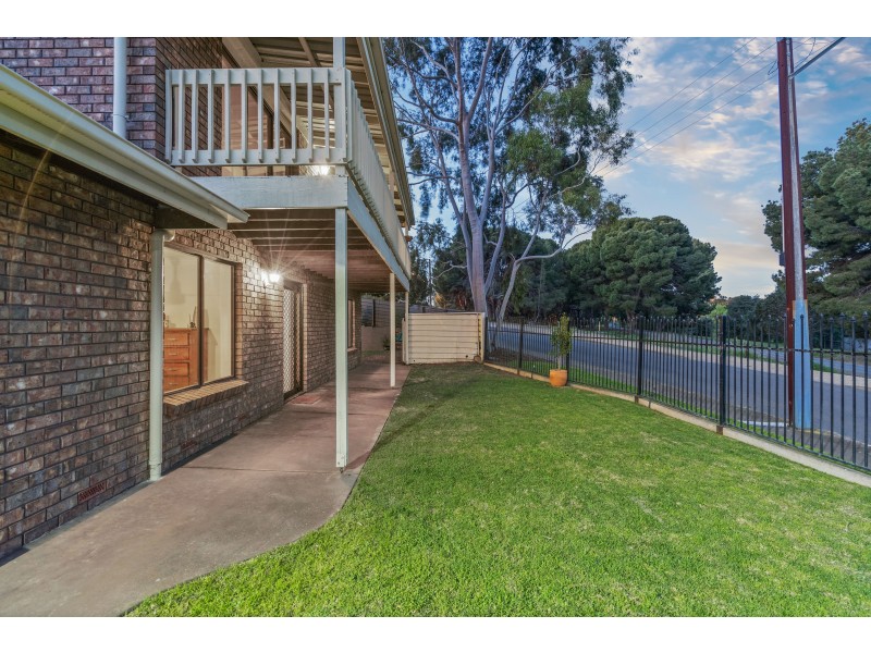 43 Chilcomb Drive, Huntfield Heights SA 5163