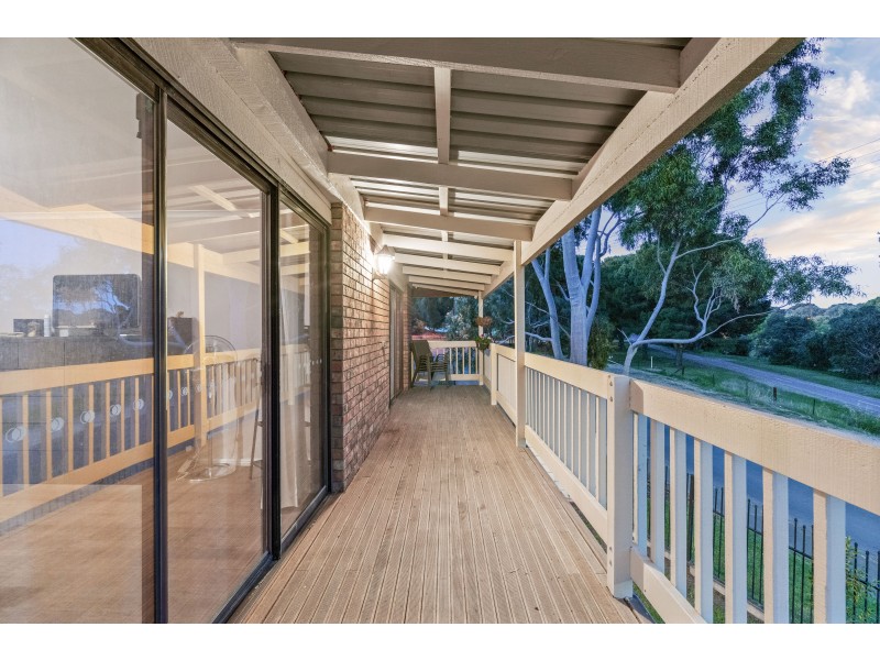 43 Chilcomb Drive, Huntfield Heights SA 5163