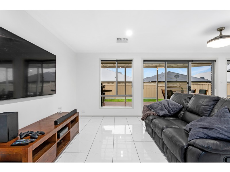 38 Cook Street, Seaford Meadows SA 5169