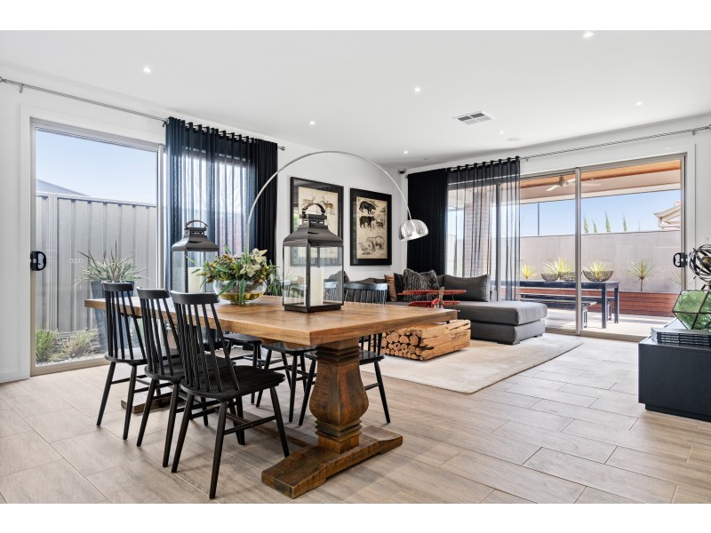 44 Vista Parade, Seaford Heights SA 5169