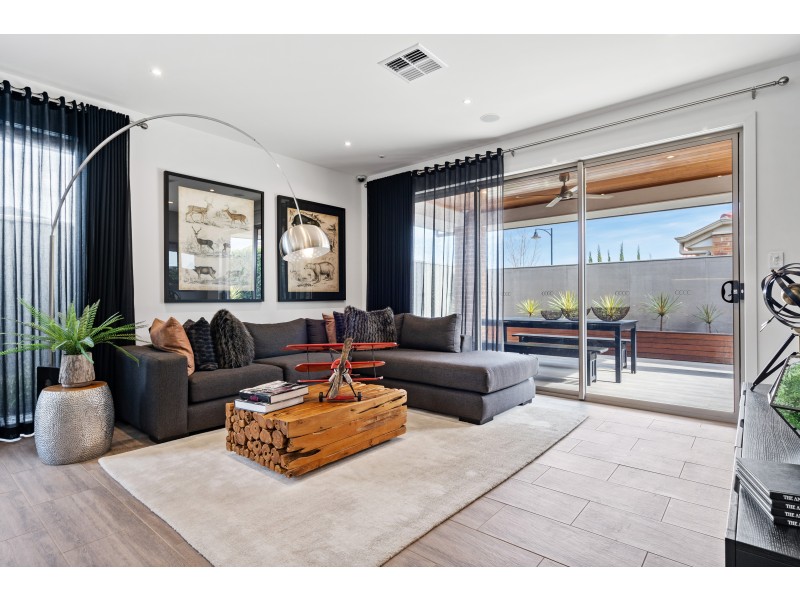 44 Vista Parade, Seaford Heights SA 5169