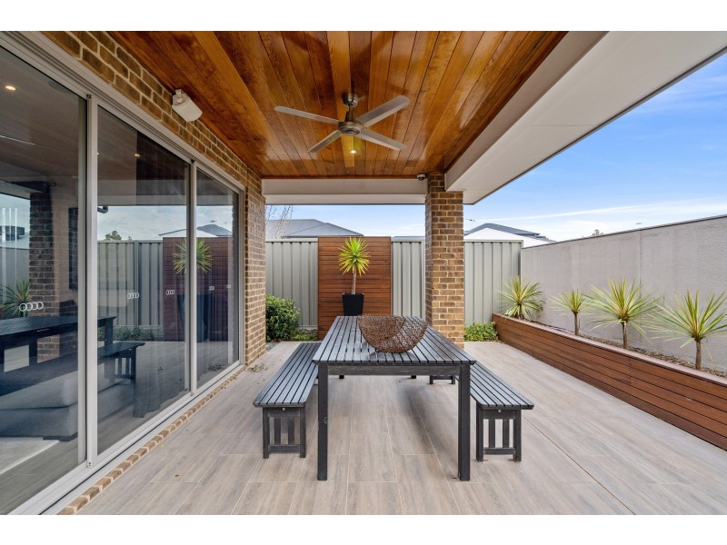 44 Vista Parade, Seaford Heights SA 5169