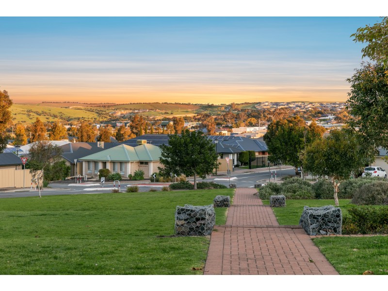 18 Orca Court, Seaford Meadows SA 5169