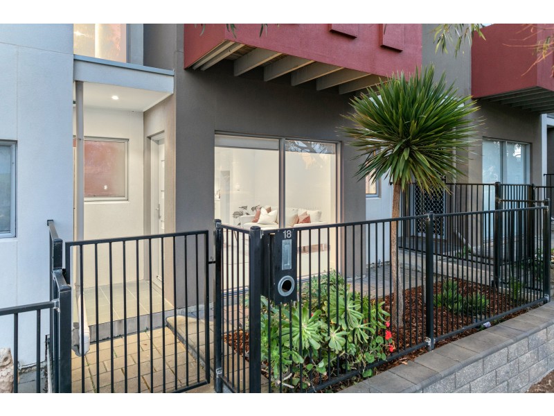 18 Orca Court, Seaford Meadows SA 5169