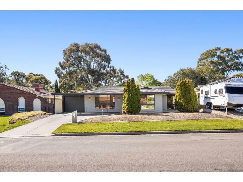 8 Reid Avenue, Aberfoyle Park SA 5159