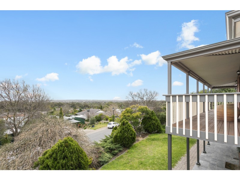 4 Caspian Court, Woodcroft SA 5162