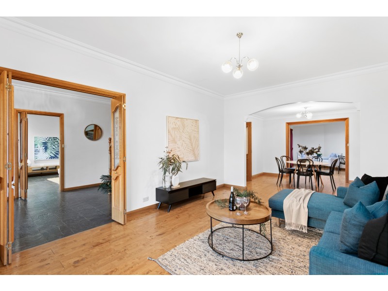 4 Caspian Court, Woodcroft SA 5162